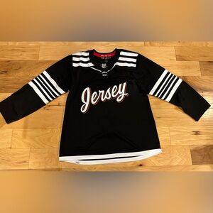 Men’s (NWOT) New Jersey Devils Adidas hockey jersey, size 54